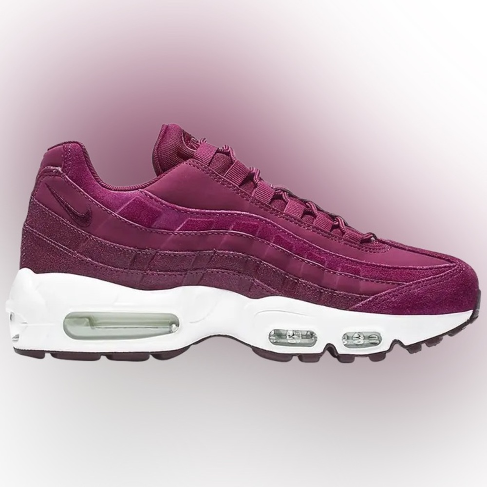 Nike Women's Air Max 95 Premium Low-Top in True Berry